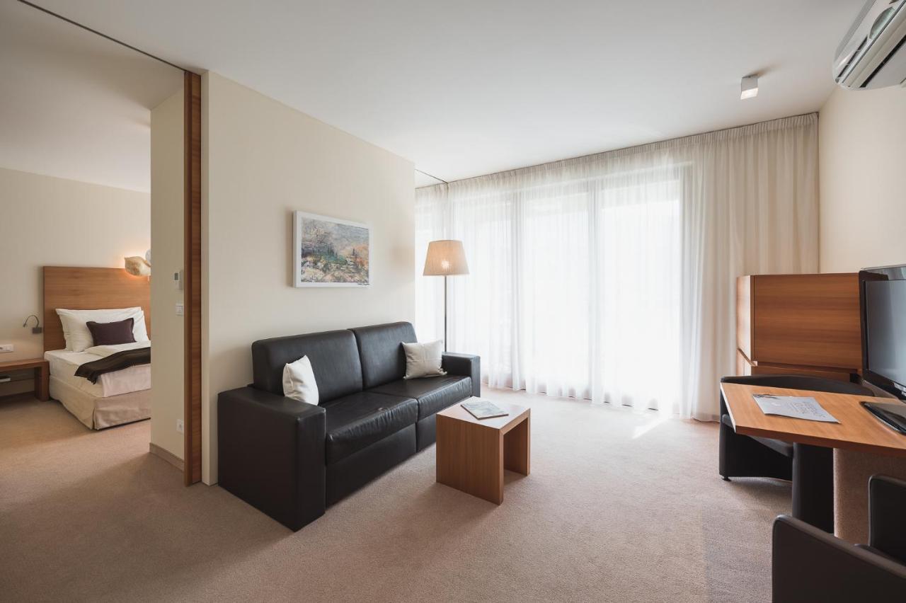 Hotel Wiesenhof Algund Kamer foto